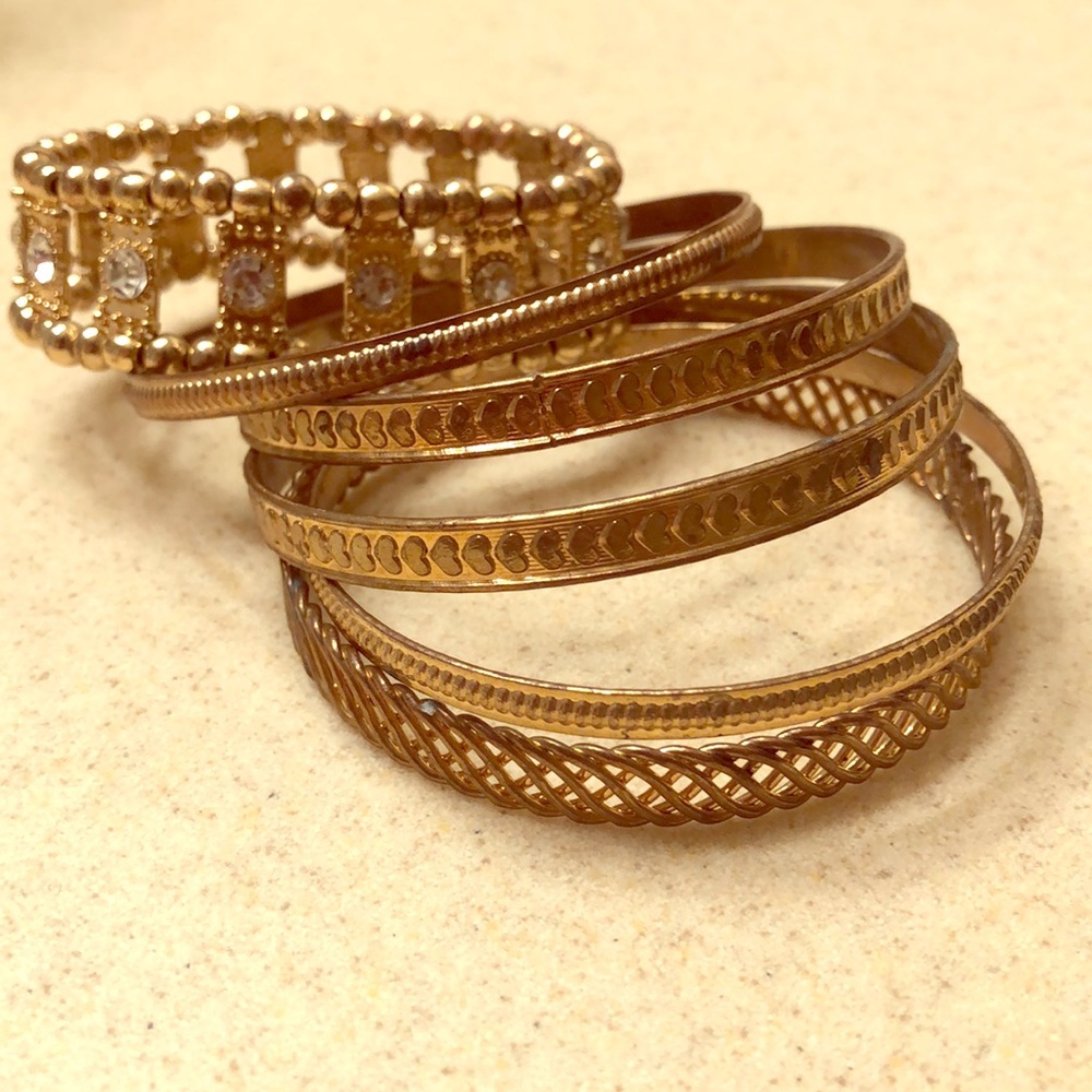 Set of 6 gold colored bengles